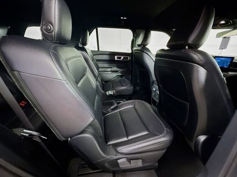 Used 2020 Ford Explorer XLT w/ Equipment Group 202A image 35