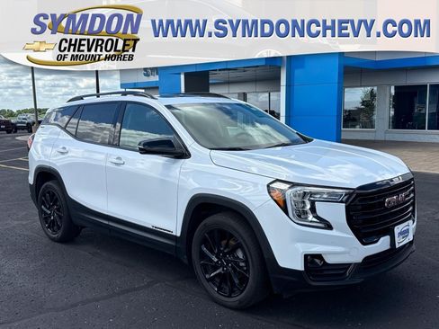 Used 2024 GMC Terrain SLT w/ Infotainment Package II AWD/4WD image 1