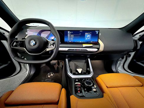 Used 2025 BMW X3 xDrive30i w/ Premium Package image 14