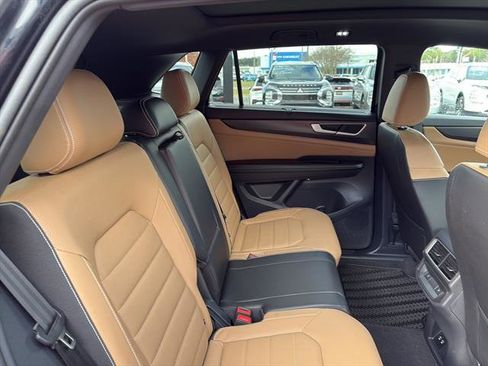 Certified 2024 Volkswagen Atlas Cross Sport SEL R-Line image 11