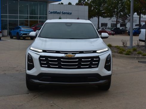 New 2026 Chevrolet Equinox LT image 2
