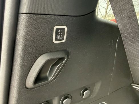 Used 2023 Jeep Wagoneer Series III w/ Preferred Equipment Group image 36