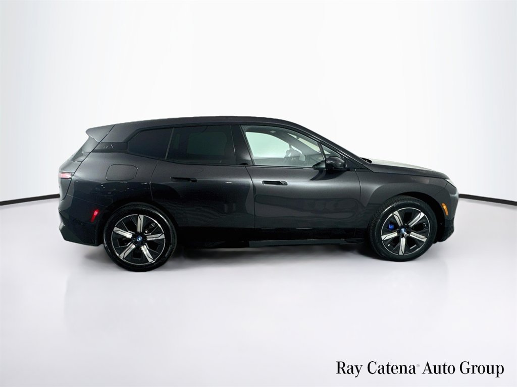 Used 2024 BMW iX xDrive50 w/ Premium Package AWD/4WD image 8