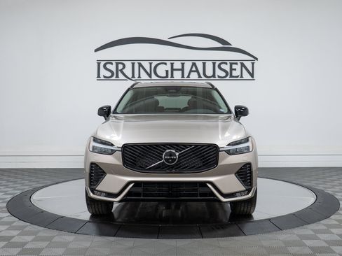 New 2026 Volvo XC60 B5 Plus w/ Climate Package AWD/4WD image 2