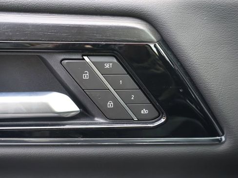 Used 2025 GMC Yukon Denali AWD/4WD image 37
