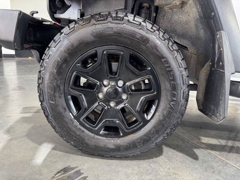 Used 2014 Jeep Wrangler Sport w/ 32" Tire & Wheel Group AWD/4WD image 10