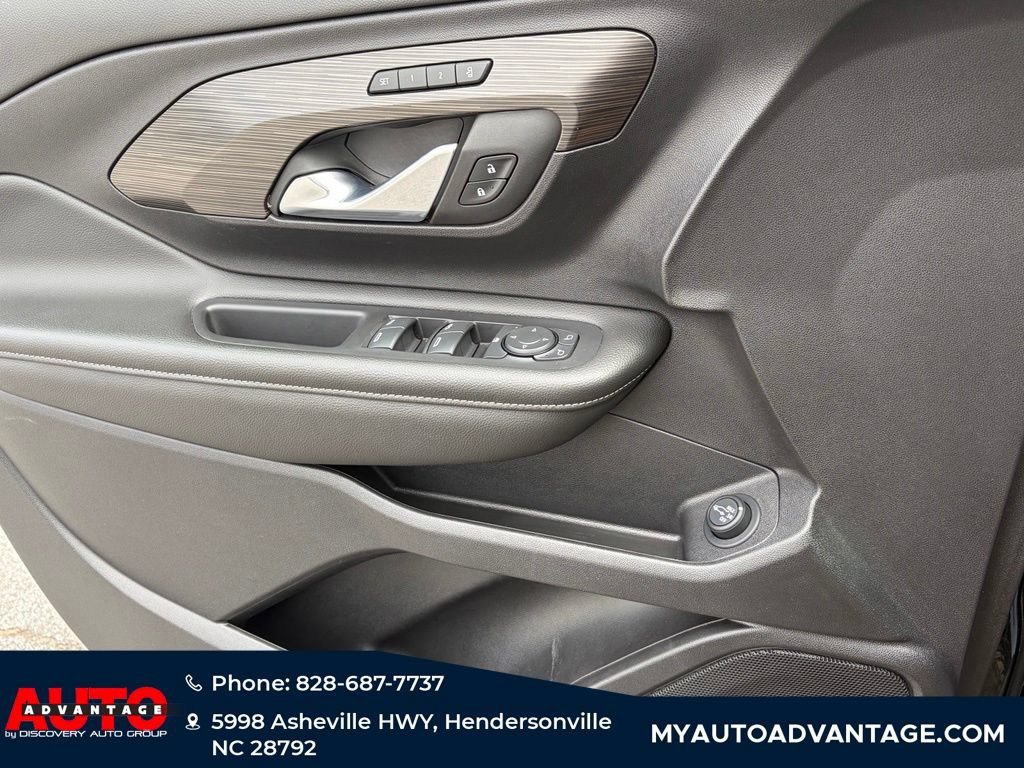 Used 2024 GMC Terrain SLT AWD/4WD image 20