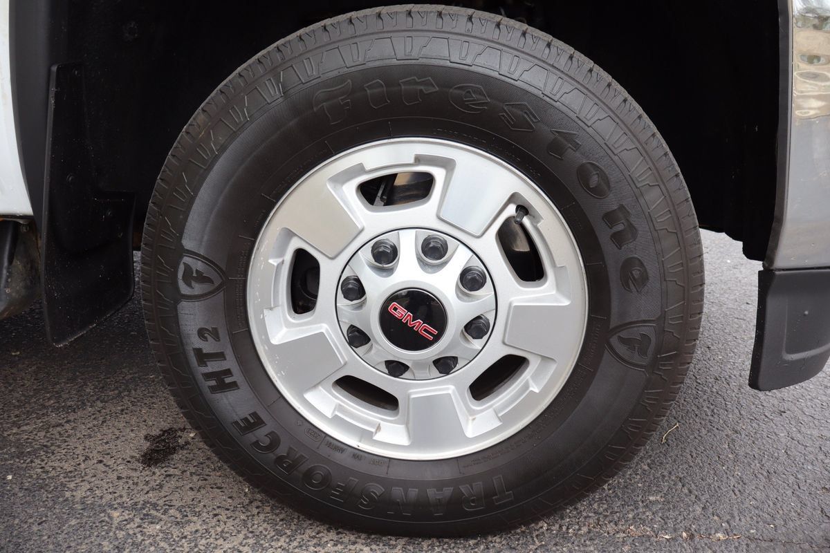 Used 2019 GMC Sierra 2500 SLE w/ Suspension Package, Off-Road AWD/4WD image 43