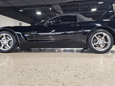 Used 2000 Chevrolet Corvette Convertible w/ Memory Pkg image 3