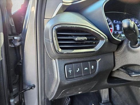 Used 2019 Hyundai Santa Fe SE w/ Cargo Package image 11