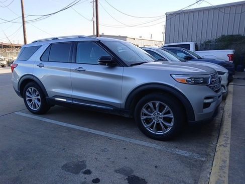 Used 2022 Ford Explorer Limited w/ Equipment Group 301A image 5