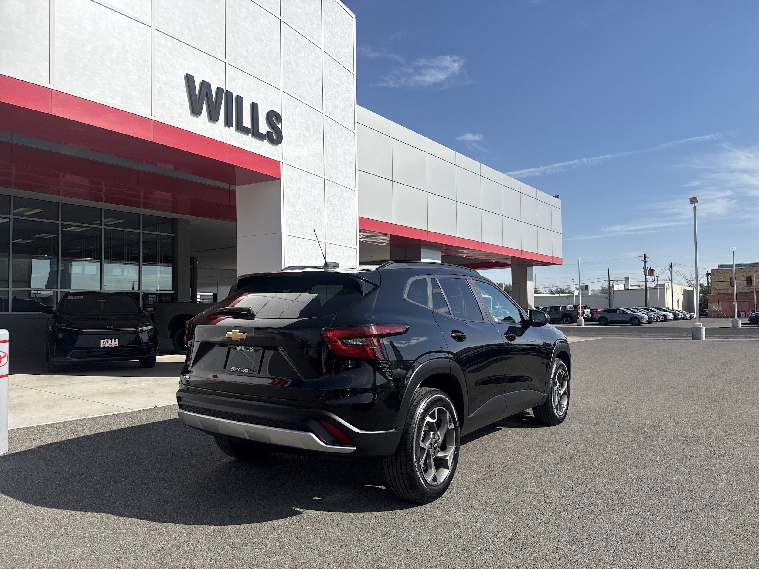 Used 2025 Chevrolet Trax LT FWD image 5