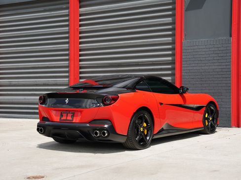 Used 2019 Ferrari Portofino image 9