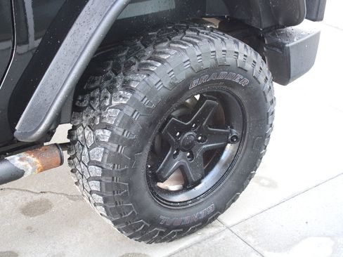 Used 2018 Jeep Wrangler Sport image 37