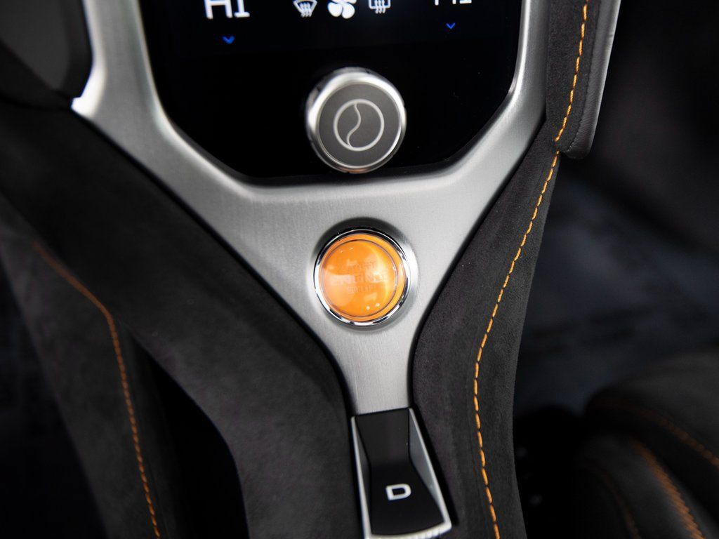 Used 2025 McLaren 750S RWD image 21