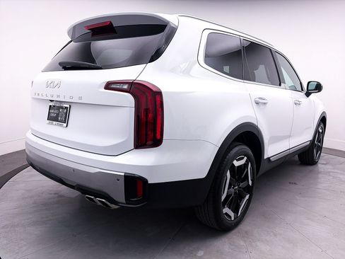 Used 2024 Kia Telluride S FWD image 15