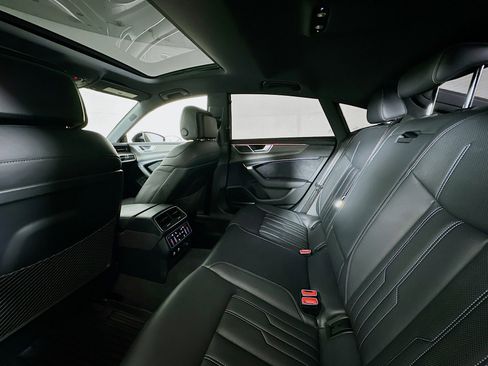 Used 2022 Audi S7 Prestige w/ Prestige Package image 25