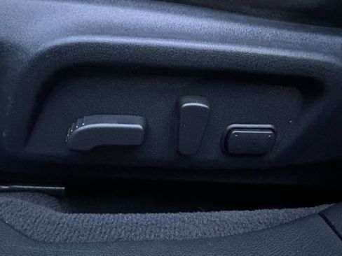 Used 2017 Subaru Legacy 2.5i Limited image 17