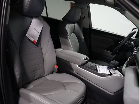 New 2026 Toyota Highlander XLE AWD/4WD image 29