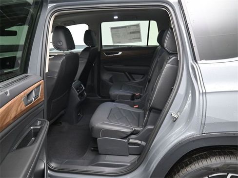 New 2026 Volkswagen Atlas SE image 11