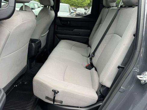 Used 2025 Toyota Tacoma SR5 AWD/4WD image 17