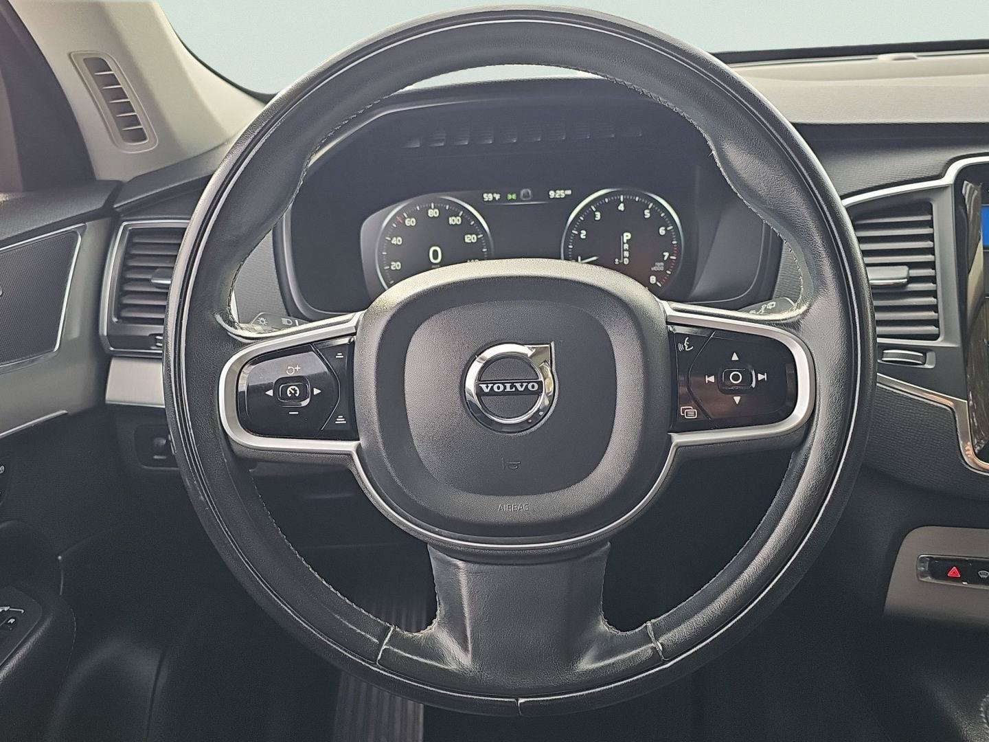 Used 2021 Volvo XC90 T5 Momentum w/ Climate Package FWD image 15