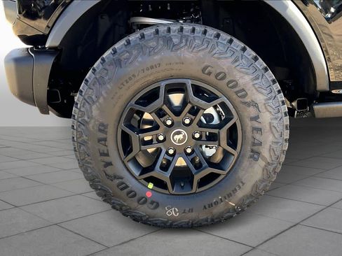 New 2026 Ford Bronco Badlands image 11