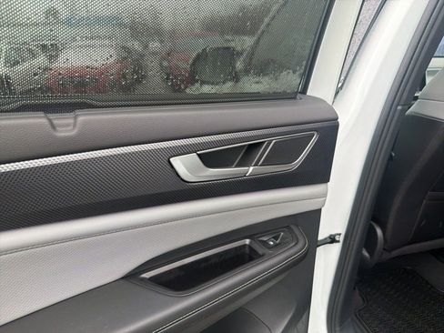 Used 2024 Volkswagen Atlas Cross Sport SEL R-Line image 16