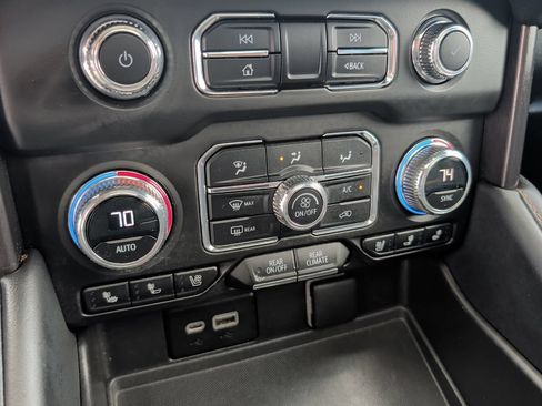 Used 2023 GMC Yukon AT4 w/ AT4 Premium Package AWD/4WD image 24