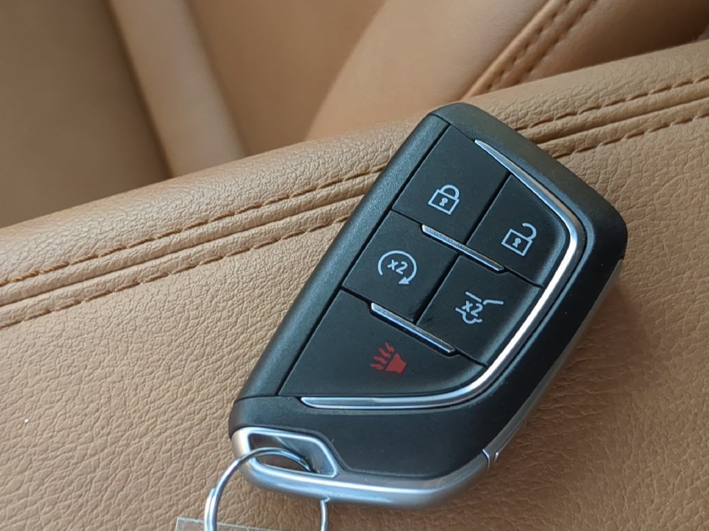 Used 2024 Cadillac XT4 Premium Luxury AWD/4WD image 31