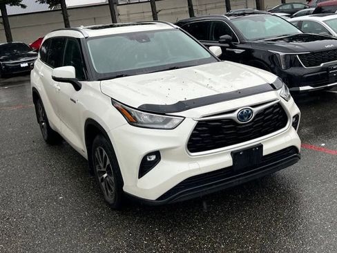 Used 2021 Toyota Highlander XLE AWD/4WD image 7
