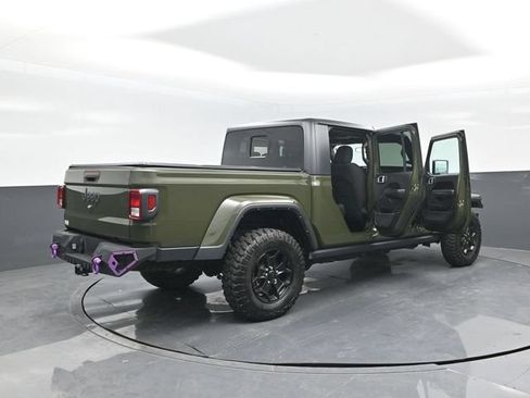 Used 2023 Jeep Gladiator Sport AWD/4WD image 26