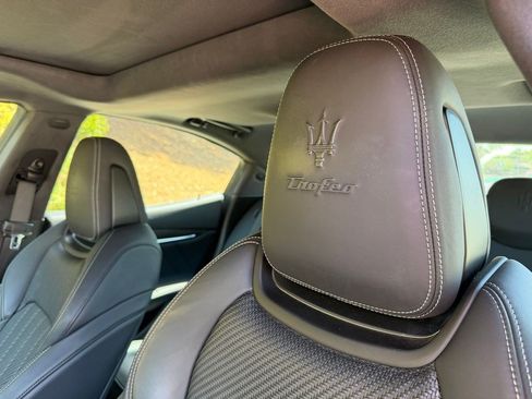 Used 2021 Maserati Ghibli Trofeo RWD image 33