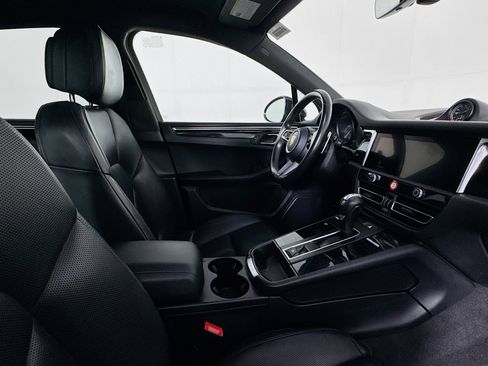 Used 2023 Porsche Macan image 27
