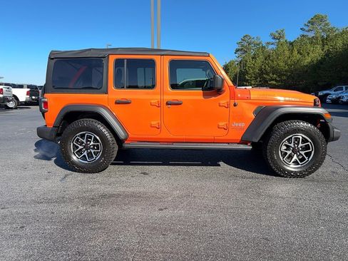 Used 2018 Jeep Wrangler Unlimited Sport image 4