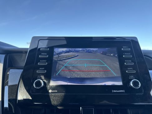 Used 2022 Toyota Camry SE image 25