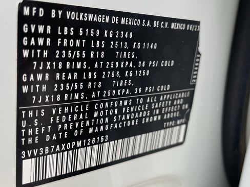 Used 2023 Volkswagen Tiguan SE image 29