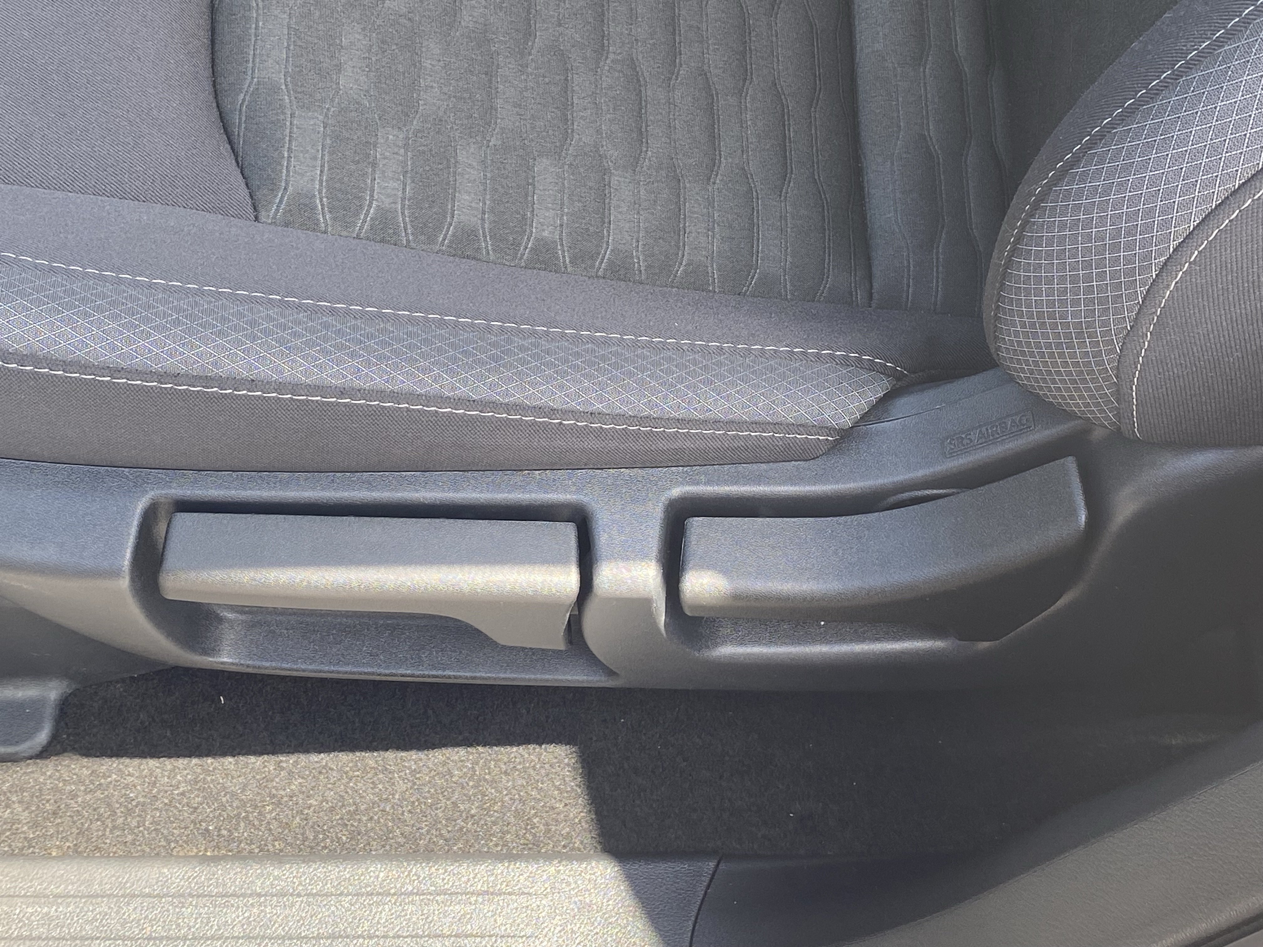 Used 2025 Nissan Pathfinder S FWD image 18
