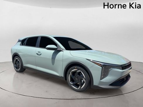New 2026 Kia K4 EX FWD image 2