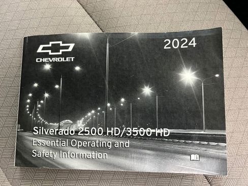 Used 2024 Chevrolet Silverado 2500 LT image 29