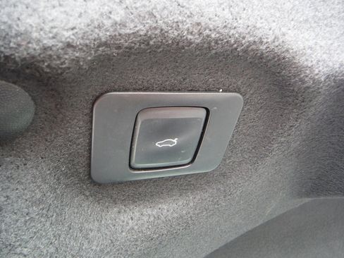 Used 2019 Lincoln MKZ Reserve w/ Reserve Plus Package FWD image 44