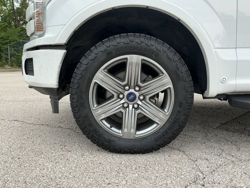Used 2019 Ford F150 Lariat w/ Equipment Group 502A Luxury AWD/4WD image 9