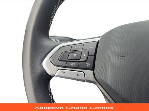 Used 2023 Volkswagen Tiguan SEL R-Line image 35