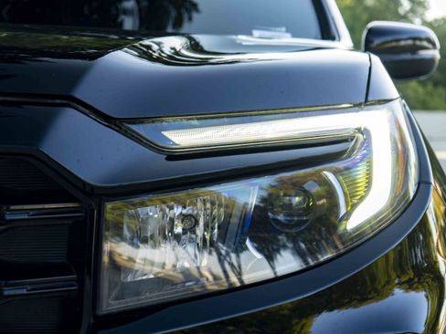 Used 2023 Honda Passport Elite image 11