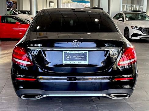 Used 2017 Mercedes-Benz E 300 image 4