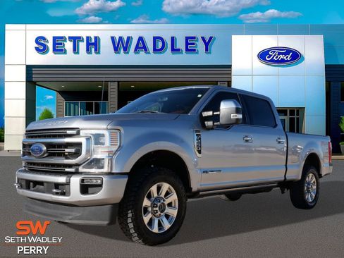 Used 2022 Ford F250 Platinum w/ FX4 Off-Road Package image 5