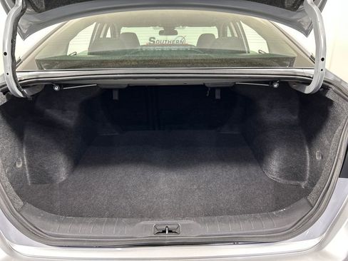 Used 2024 Nissan Altima 2.5 SV FWD image 19