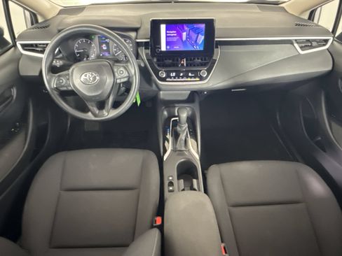 Used 2025 Toyota Corolla LE FWD image 17