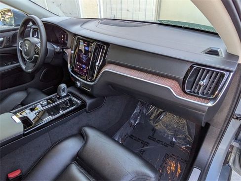 Certified 2023 Volvo S60 T8 Ultimate image 31