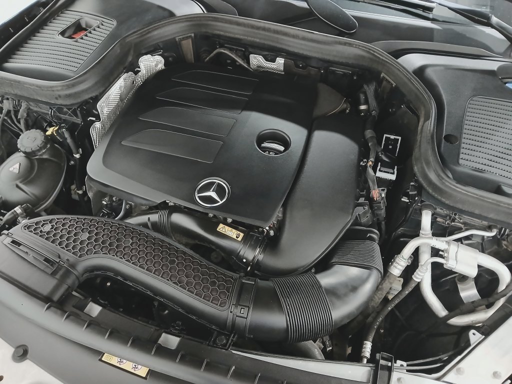 Certified 2020 Mercedes-Benz GLC 300 4MATIC image 33